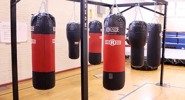 CAN I PUNCH THE HEAVY BAG WITHOUT GLOVES ON? | SmartMMA