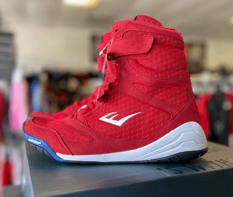 the Elite High Top Boxing Shoes from Everlast is a great option when it comes to boxing shoes for wide feet